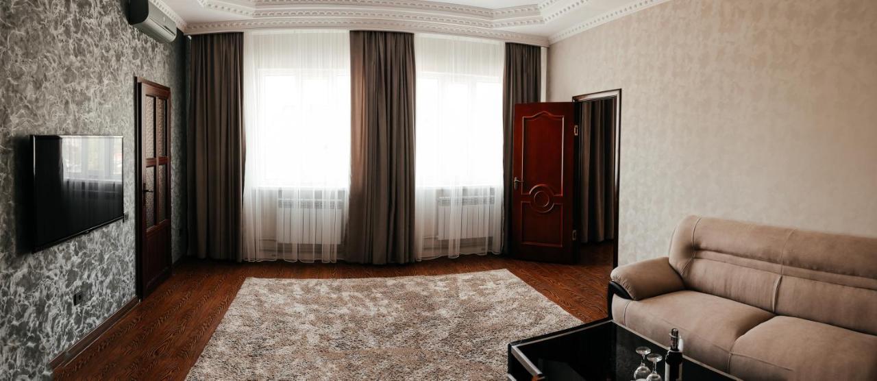 Grand Hotel บิชเคก ภายนอก รูปภาพ