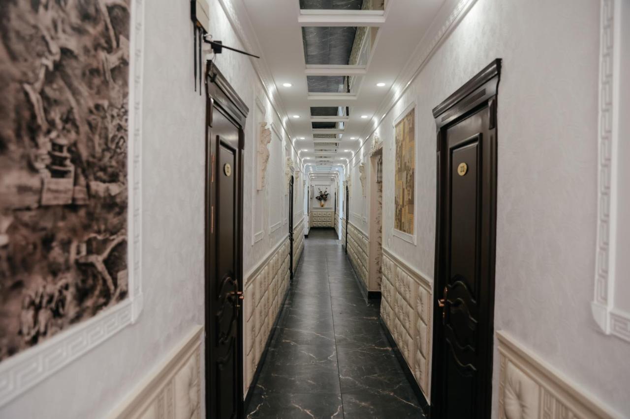 Grand Hotel บิชเคก ภายนอก รูปภาพ