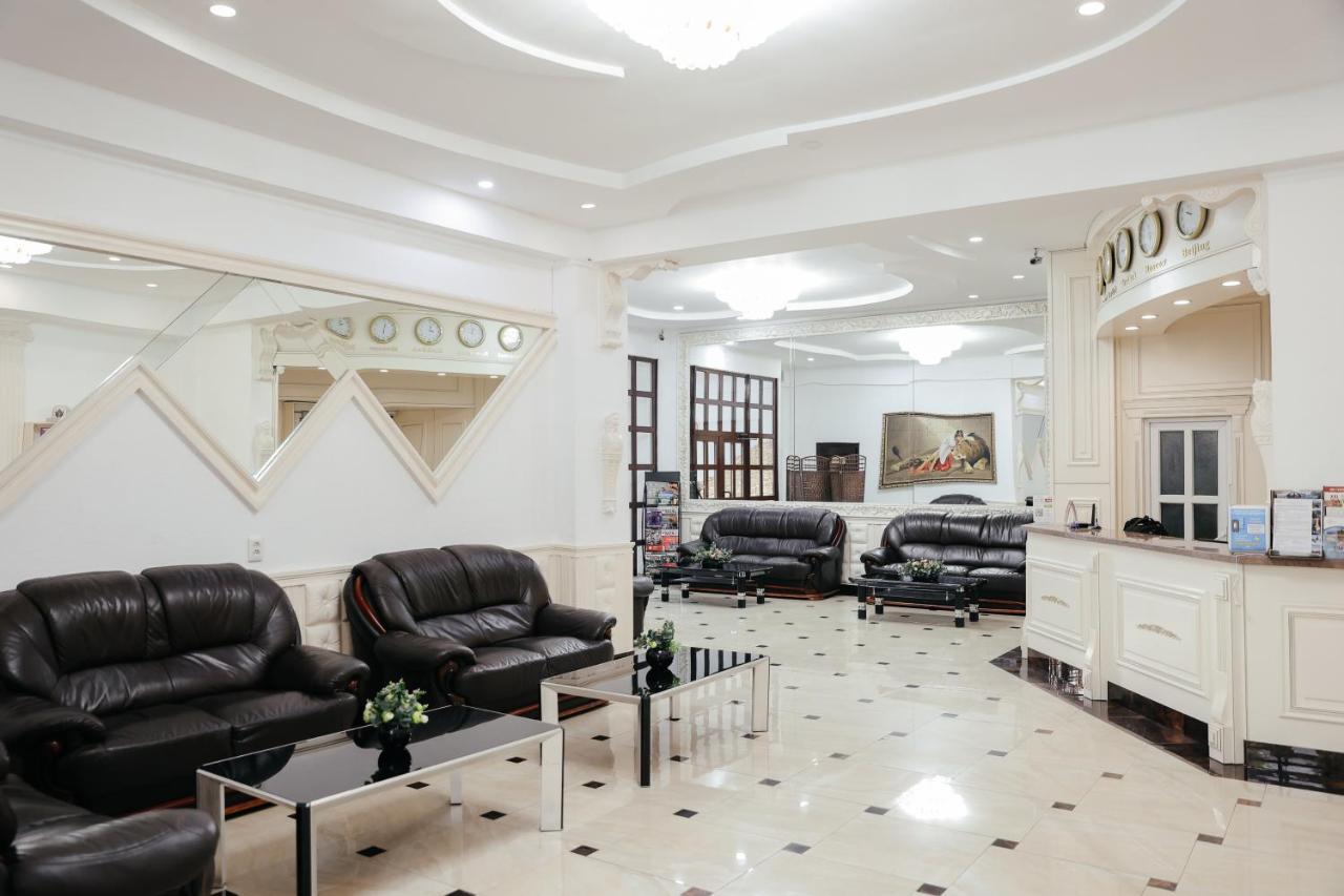 Grand Hotel บิชเคก ภายนอก รูปภาพ