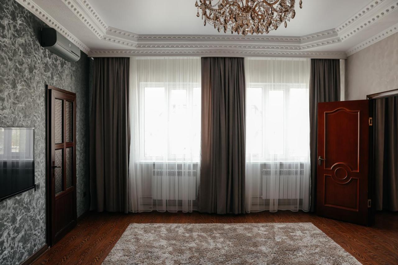Grand Hotel บิชเคก ภายนอก รูปภาพ
