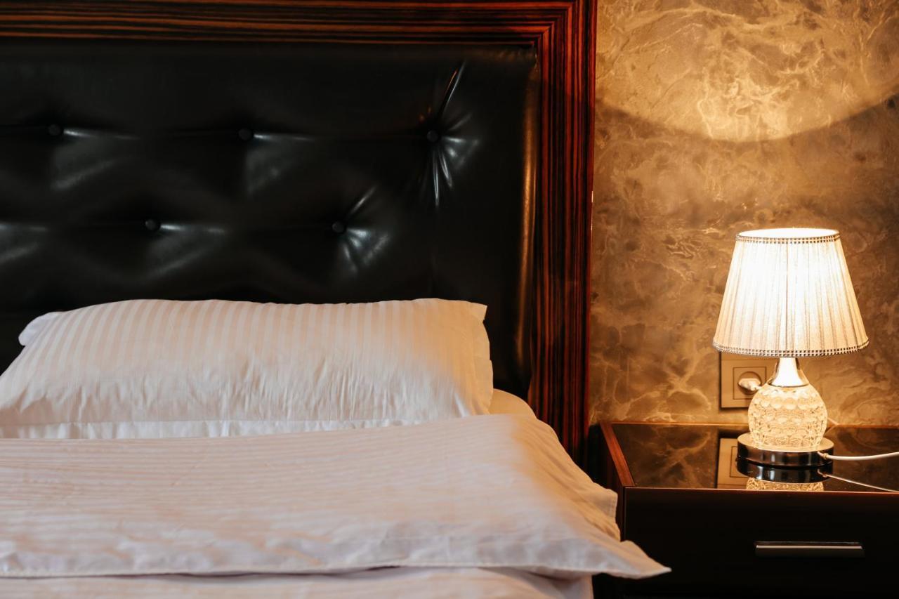 Grand Hotel บิชเคก ภายนอก รูปภาพ