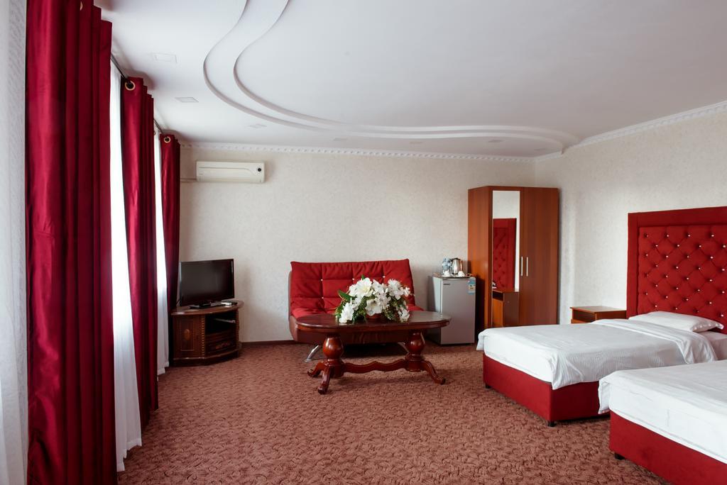 Grand Hotel บิชเคก ภายนอก รูปภาพ