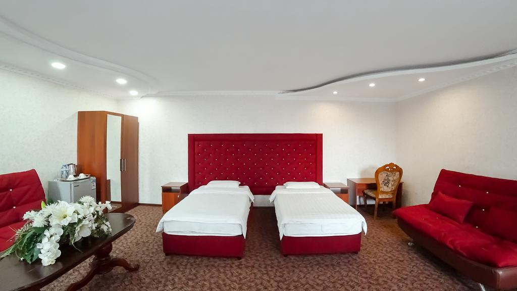 Grand Hotel บิชเคก ภายนอก รูปภาพ